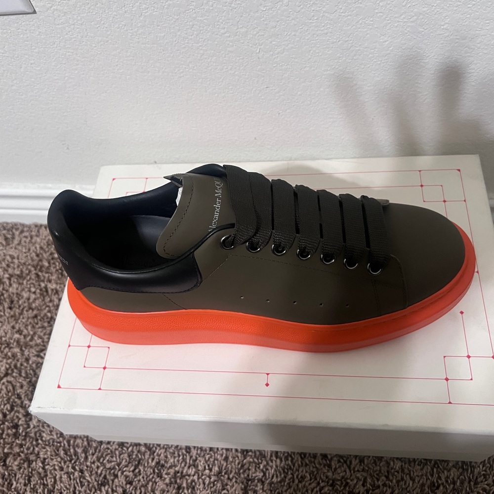 Alexander McQueen 100% authentic